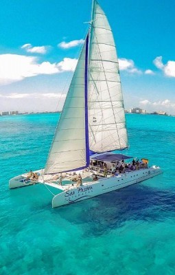 Cu catamaranul la Isla Mujeres