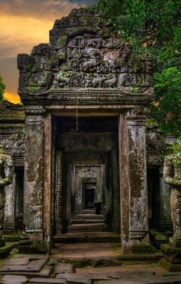 In the Footsteps of the Khmers at Angkor